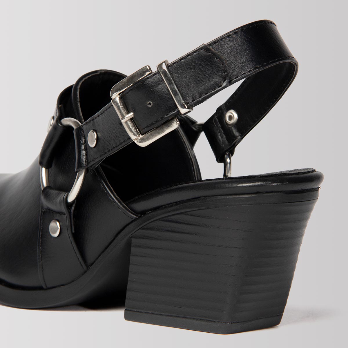 ZAPATILLA 2021 AQUILA NEGRO
